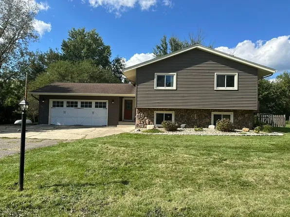 2220 E Berry Rd, Rives Junction, MI 49277