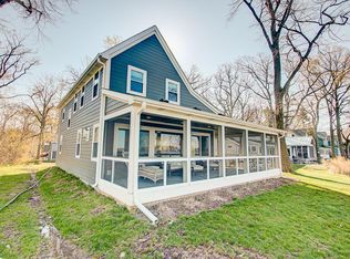 W200S10715 E Shore Dr, Muskego, WI 53150