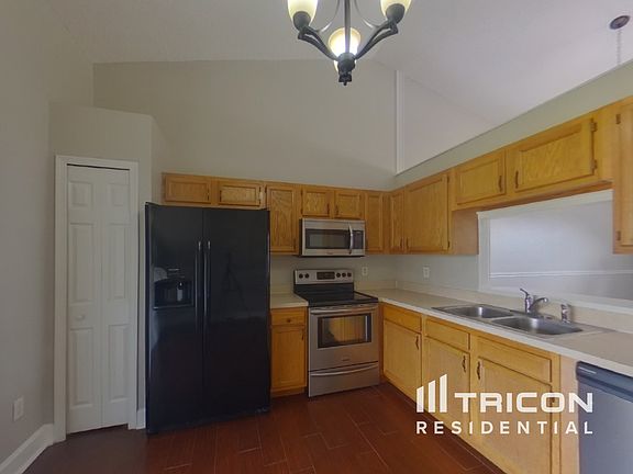 4th image of 1115 Sugarberry Trl