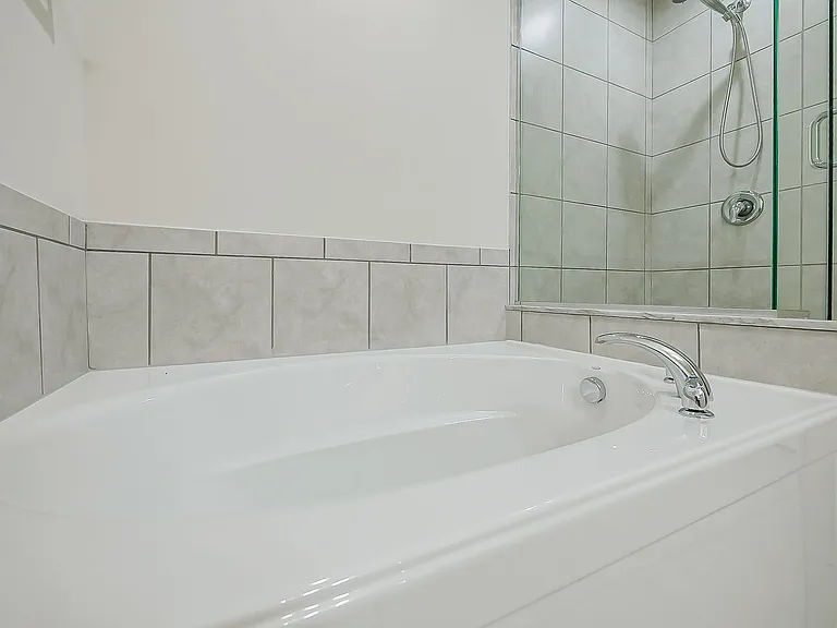1582 Beachwood Dr — Photo 30