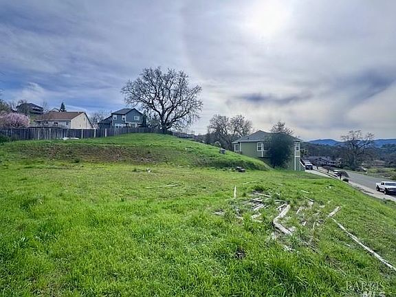 4th image of 2465 Appolinaris Drive