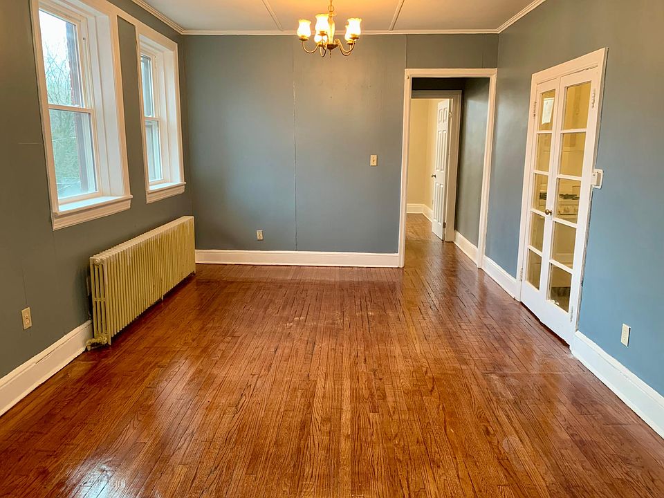 1st image of 925 3rd Ave APT 8
