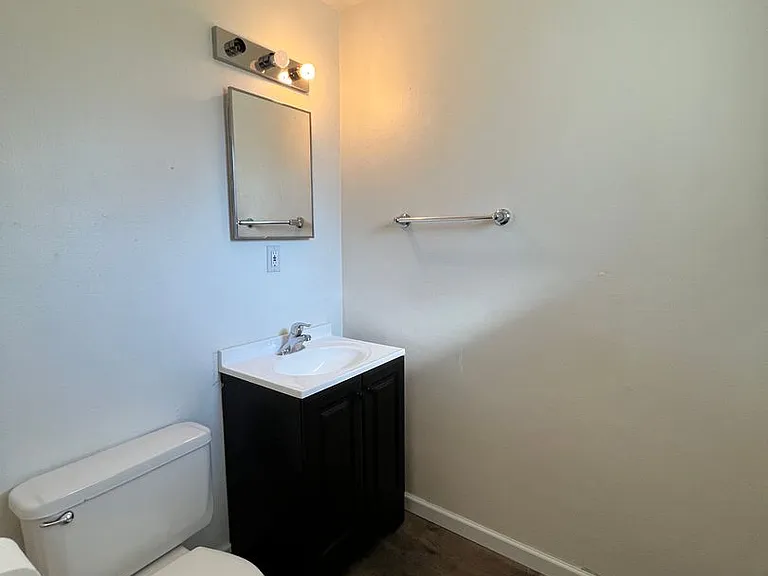 1215 S Eastlake Dr — Photo 11