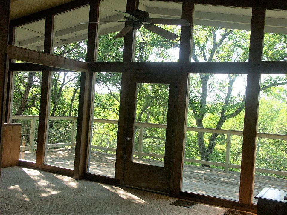 1st image of 128 Nichols Dr