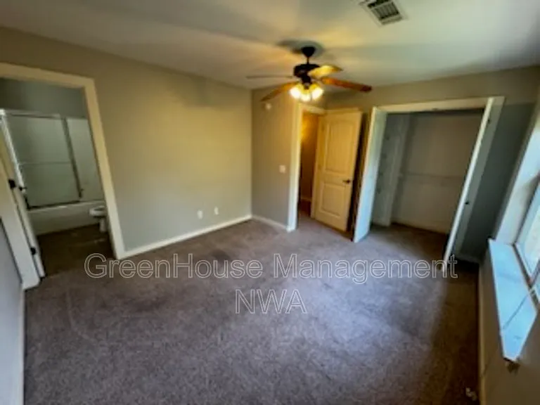 2210 Karrington Rdg — Photo 10