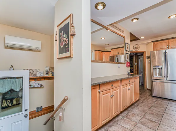 76 Whitman Avenue image 14 of 27