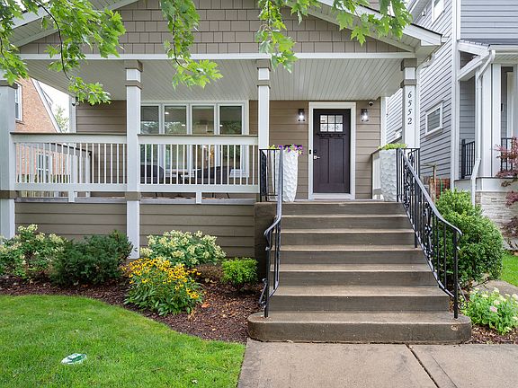 2nd image of 6552 N Oxford Ave