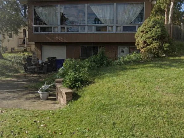 8 N Garfield St, Arlington, VA 22201