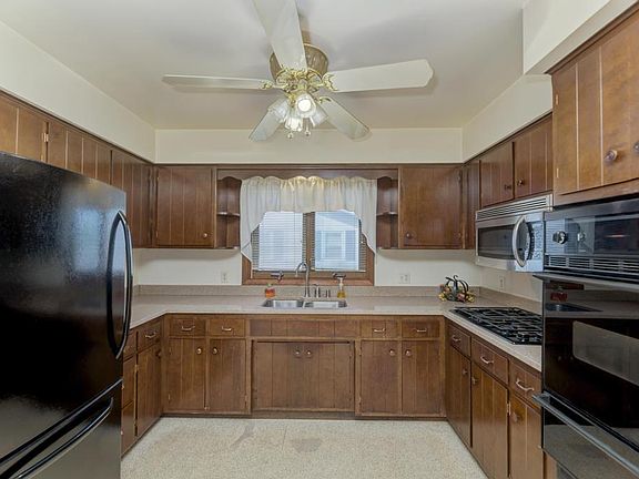 5th image of 2107 Dartmoor Dr