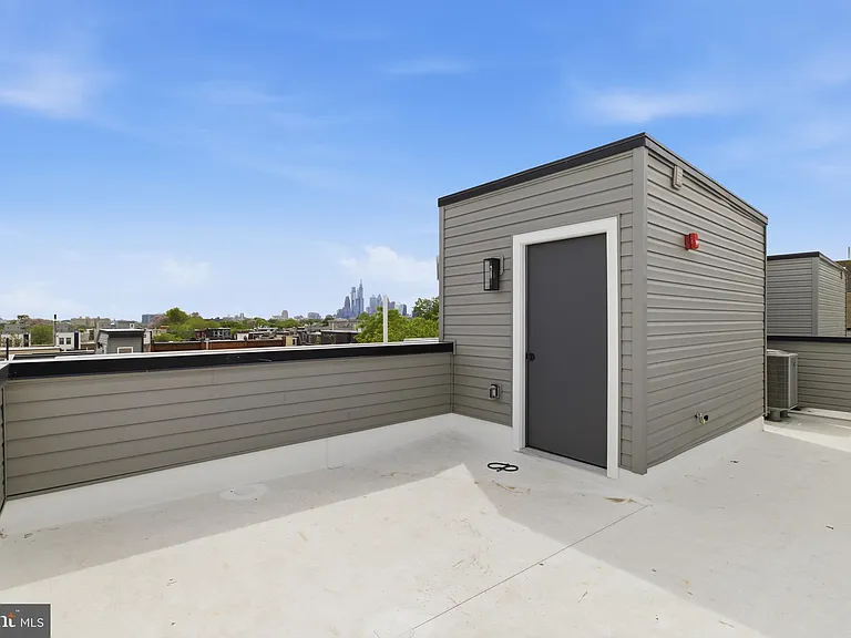 4021 Brown St #4 — Photo 9