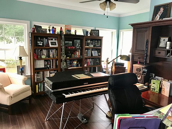 3rd image of 2265 Edgewater Dr