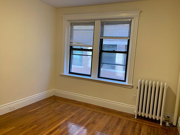3rd image of 27 Park Dr APT 12A