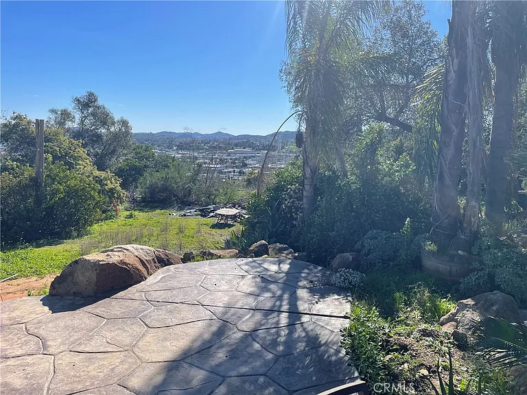 1412 Pine Heights Way — Photo 4