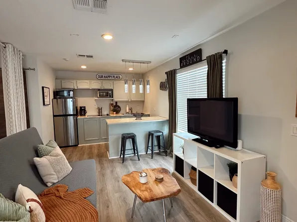 13103 Lake Live Oak Dr #B, Orlando, FL 32828