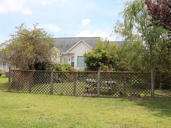 5th image of 23 Sterling Green Ct
