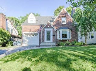 25 E Lincoln St, Verona, NJ 07044