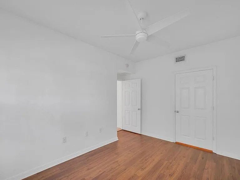 557 SE Prescott Pl — Photo 13