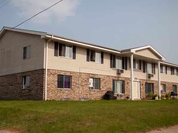 826 Wheelock Ave, Hartford, WI 53027