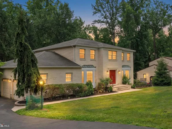 23 Willis Dr, Ewing, NJ 08628