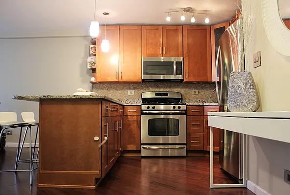 Sold by Shah Samira, LREB | media 11