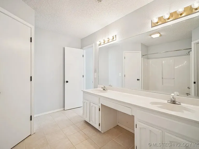 6603 S 107th East Ave — Photo 21