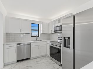 9233 SW 8th St APT 404, Boca Raton, FL 33428