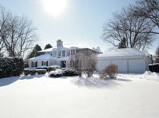 378 Grayfriars Ln, Inverness, IL 60067