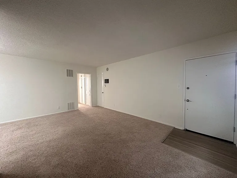 1226 McClellan Dr — Photo 3