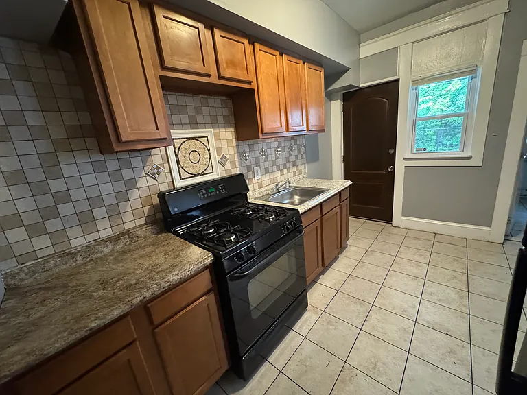3125 Cliftmont Ave — Photo 5