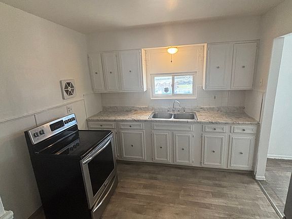 3rd image of 4966 Claxton Ave