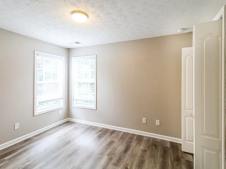 110 Rosewood Cir — Photo 16