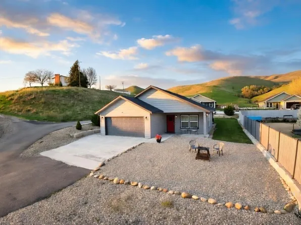 109 3rd Street Cir #B, Horseshoe Bend, ID 83629