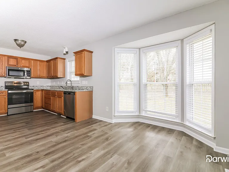 111 Zircon Ln — Photo 3