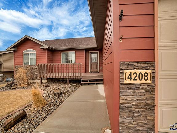 3rd image of 4208 Vinecliff Dr