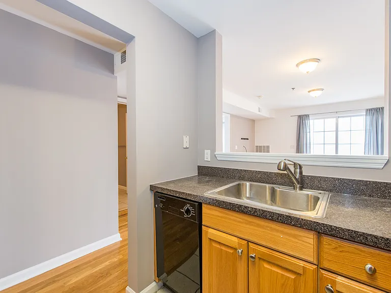 318 54th St #4K — Photo 10