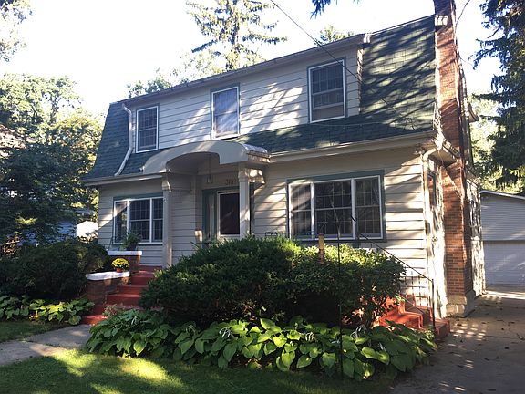 3rd image of 318 Marshall St