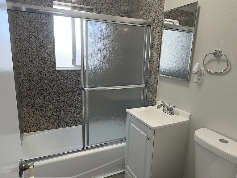 14517 S Vermont Ave — Photo 22