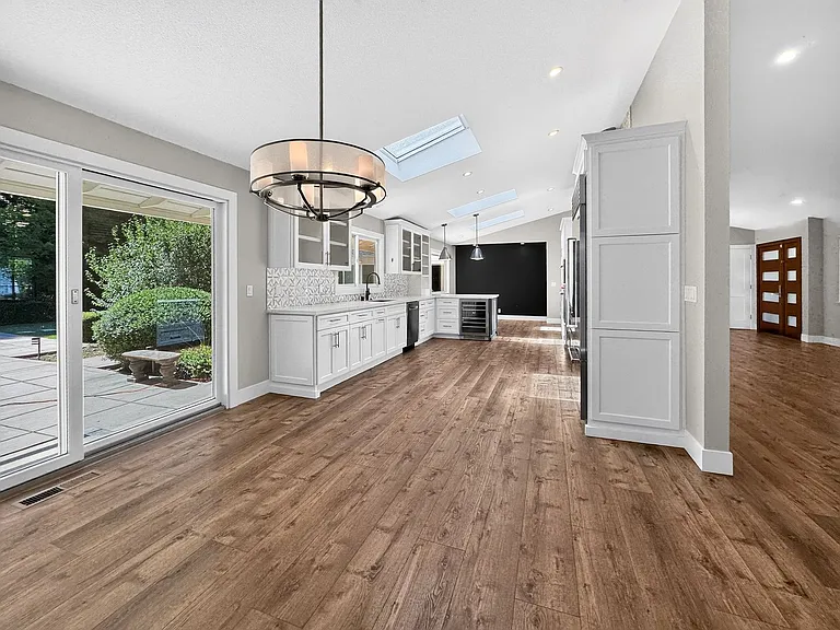 3221 Lunada Ln — Photo 15