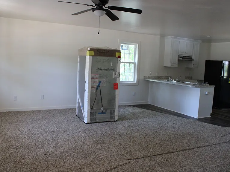 2827 Lancaster Dr — Photo 3