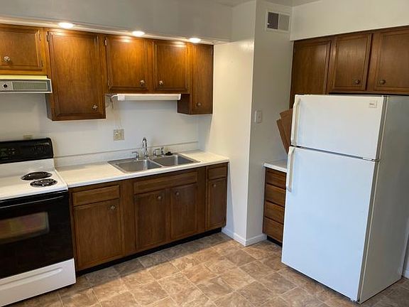 5th image of 105 Jefferson St #201