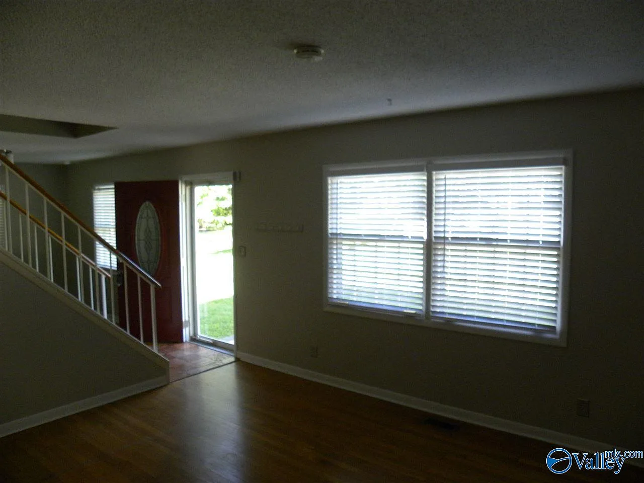 4 bed, 2.5 bath, 1760 sqft, $1,600 — Photo 3