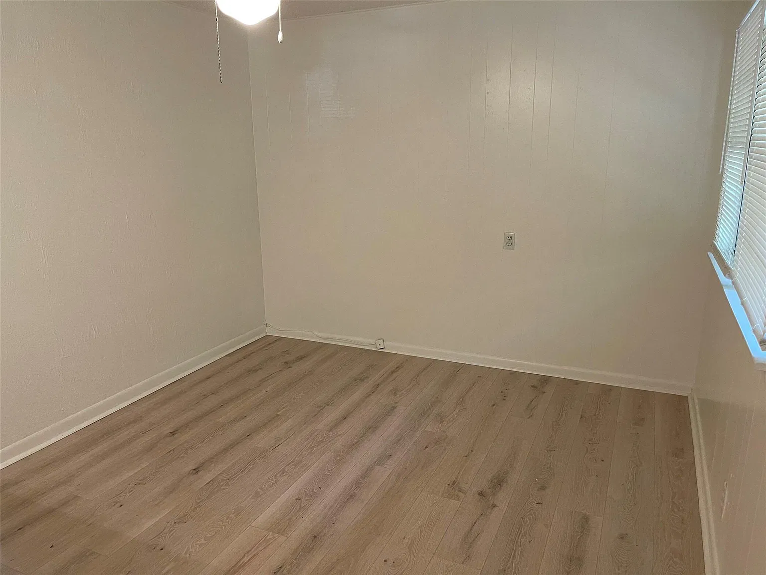 1 bed, 1.0 bath, 420 sqft, $800 — Photo 2