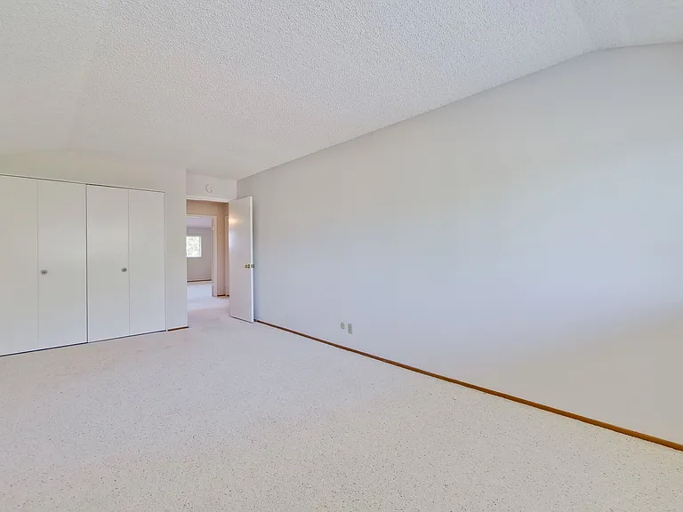 21940 Rucker Dr — Photo 44