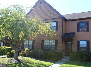 9 Fairway Ct, Lawrence Township, NJ 08648