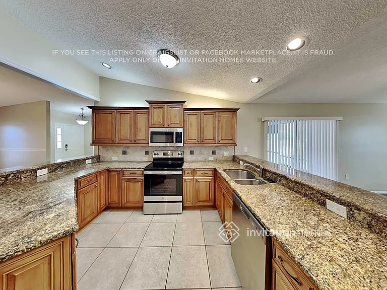 2297 Cork Oak St E — Photo 7
