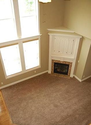 5th image of 15618 W 61st Ter