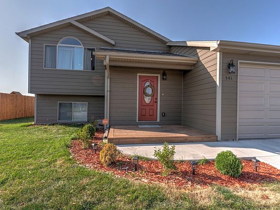 3rd image of 541 Pride Ct