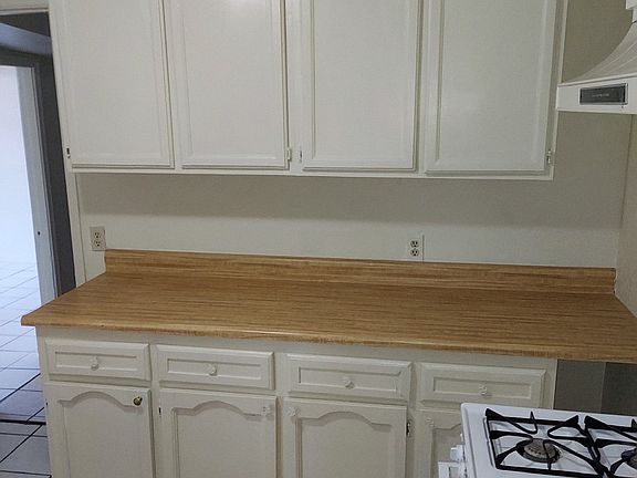 4th image of 2667 N Dodge Blvd #2241