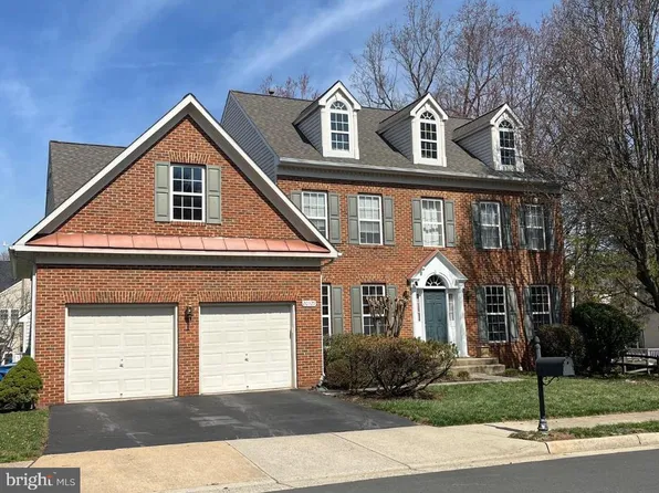 20329 River Bank St, Sterling, VA 20165