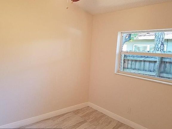 5th image of 650 NE 39th St